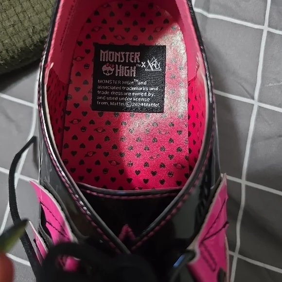 Monster High Draculara Stompers - Picture 4 of 4